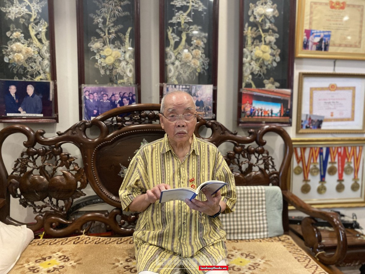 Nguyễn Hữu Tự (Nguyễn Tiến Hà)