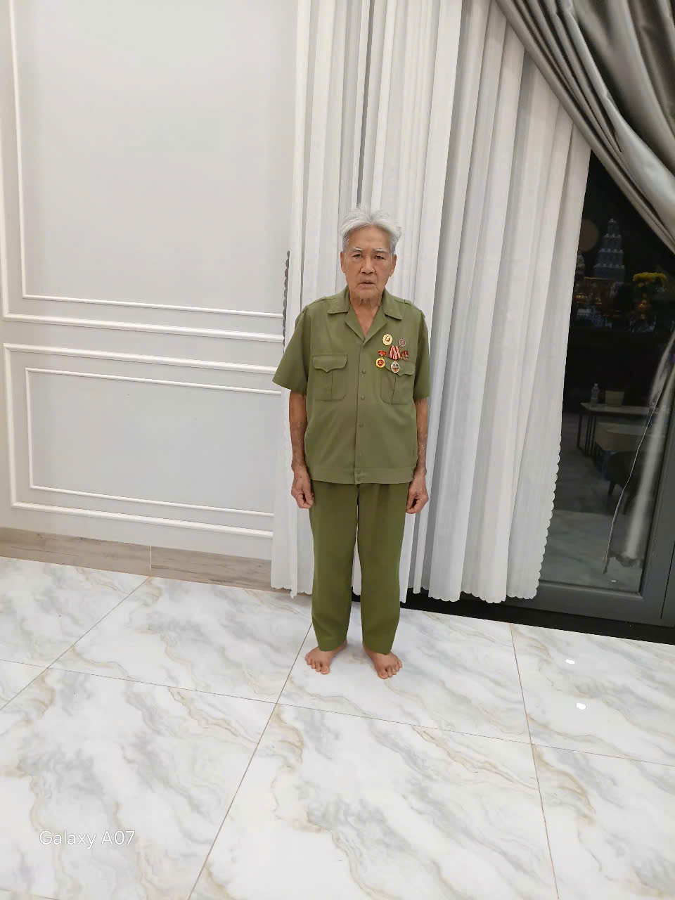 Trương Văn Thọ – một trong những người trực tiếp tham gia kháng chiến chống Mỹ cứu nước tại phường Bình Long. Đồng chí là người chiến sĩ cách mạng kiên trung, người đã dâng hiến cả tuổi thanh xuân cho sự nghiệp giải phóng đất nước.