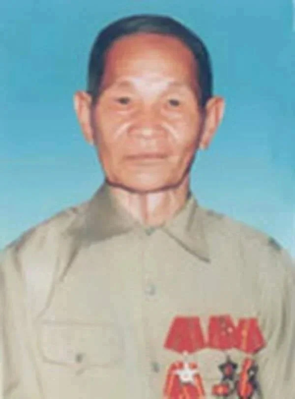 Đại úy Hoàng Cầm