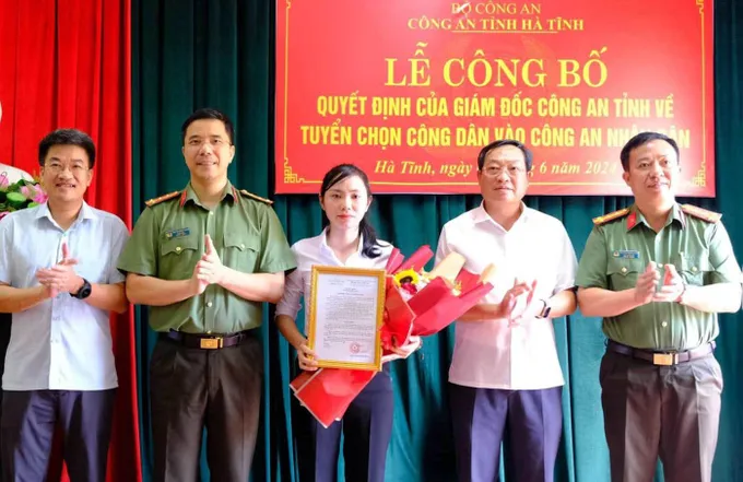 Hà Thị Cẩm Tú