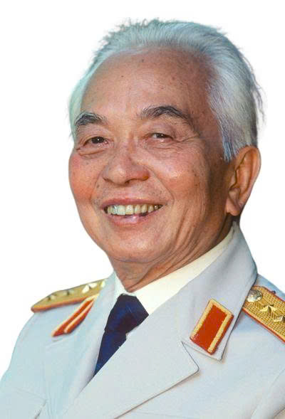 Võ Nguyên Giáp có tên khai sinh là Võ Giáp