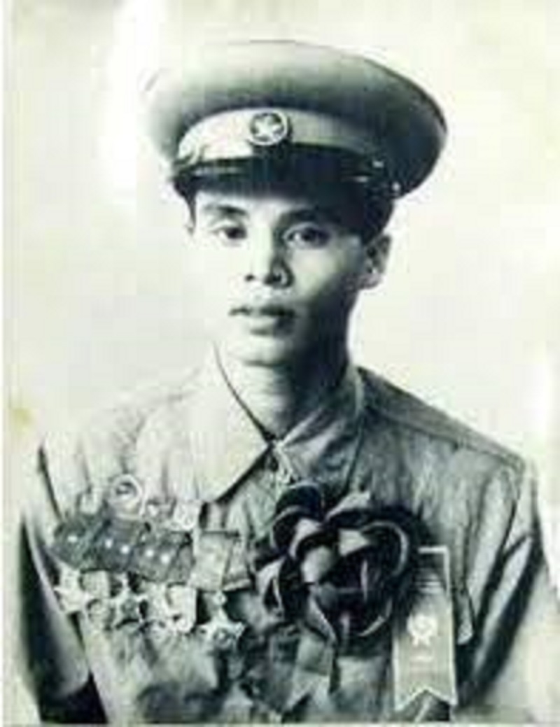 Trần Đình Hùng