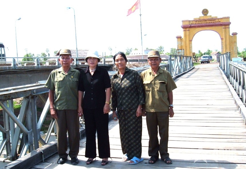 Hồ Đức Vai (tức A Vai), Anh hùng Hồ Kan Lịch và Anh hùng Hồ A Nun.