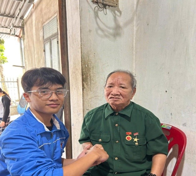 Anh hùng lực lượng vũ trang nhân dân cụ A Xâu