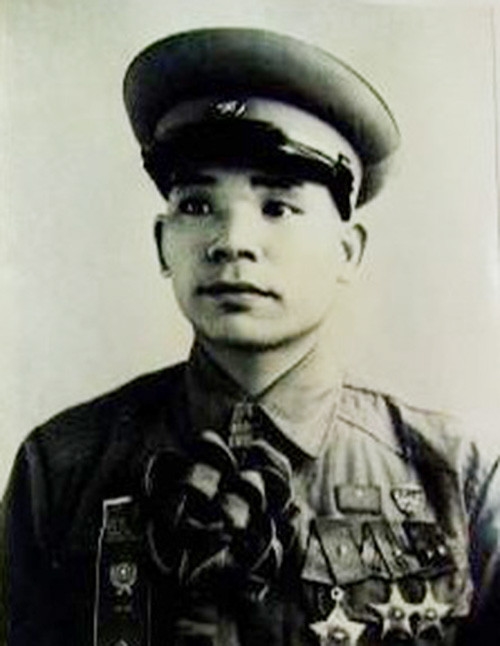 ĐINH VĂN MẪU