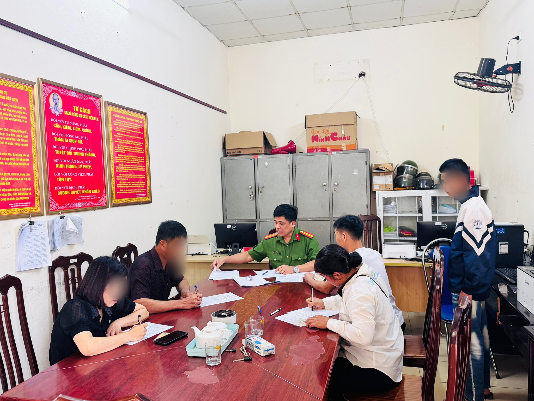 CÔNG AN XÃ CAO PHONG TUYÊN TRUYỀN, GIÁO DỤC, RĂN ĐE CÁC TRƯỜNG HỢP THANH THIẾU NIÊN CHẠY XE “ĐỘ, CHẾ”