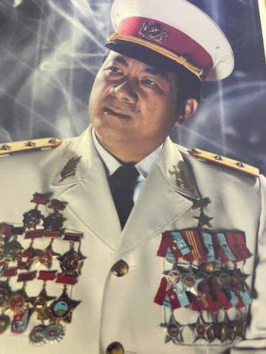 Đoàn Sinh Hưởng