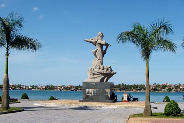 Nguyễn Thị Suốt (thường gọi là Mẹ Suốt)