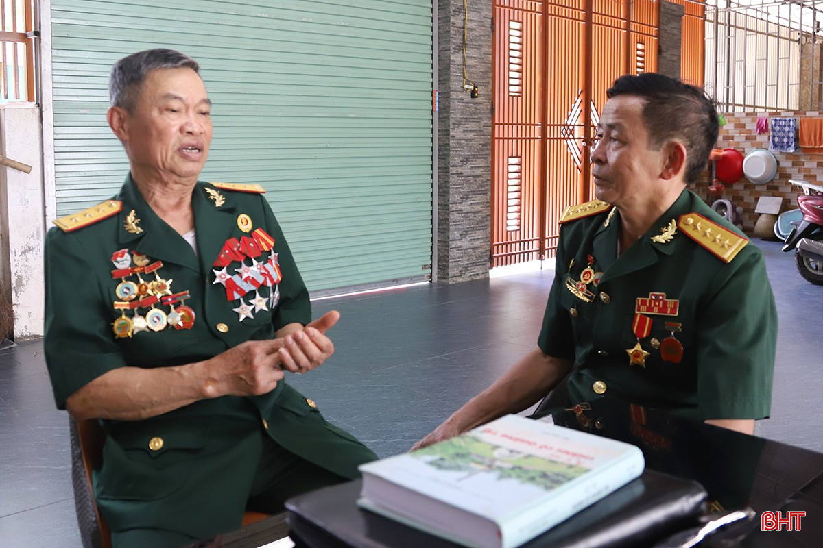 Ông Nguyễn Như Hoành (bên trái) và ông Nguyễn Thanh Tân