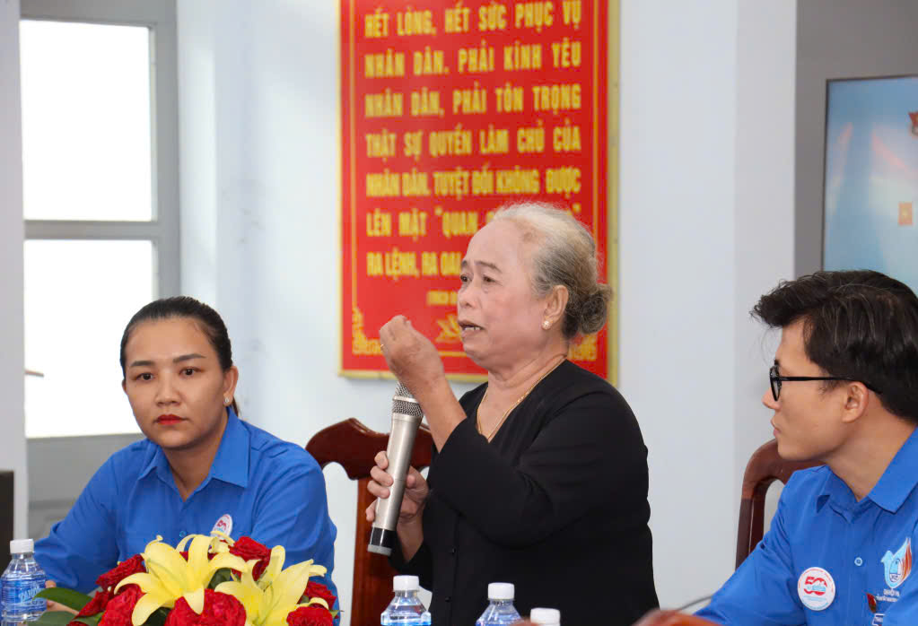 Vĩ Thị Phong