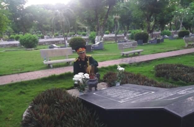 Nguyễn Quang Vinh cùng bạn đồng ngũ Hoàng Văn Lượng