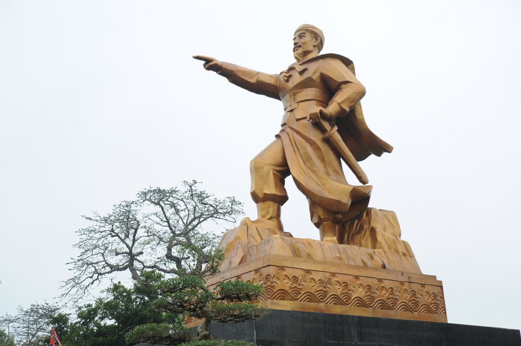 NGÔ QUYỀN