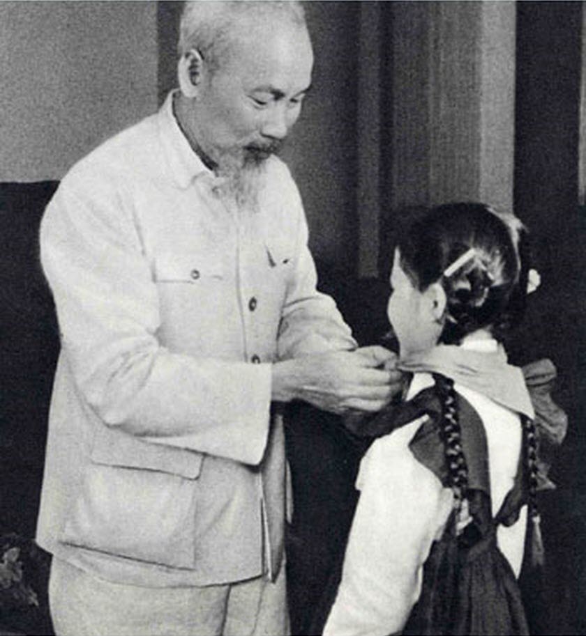 HỒ CHÍ MINH