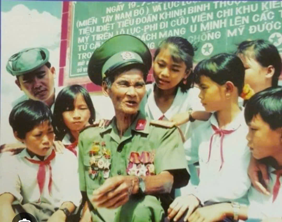 Anh hùng LLVT Nguyễn Văn Tư ( Tư nhà Mới)
