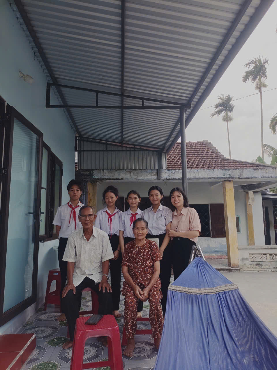Ông: 	ĐOÀN VĂN BƯƠNG		Bà: TRẦN THỊ SƯƠNG