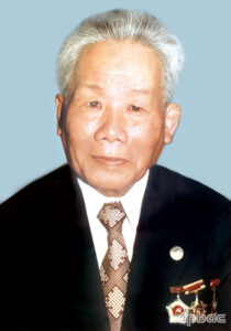 Lê Việt Thắng (tên khai sinh: Lê Văn Nhung)
