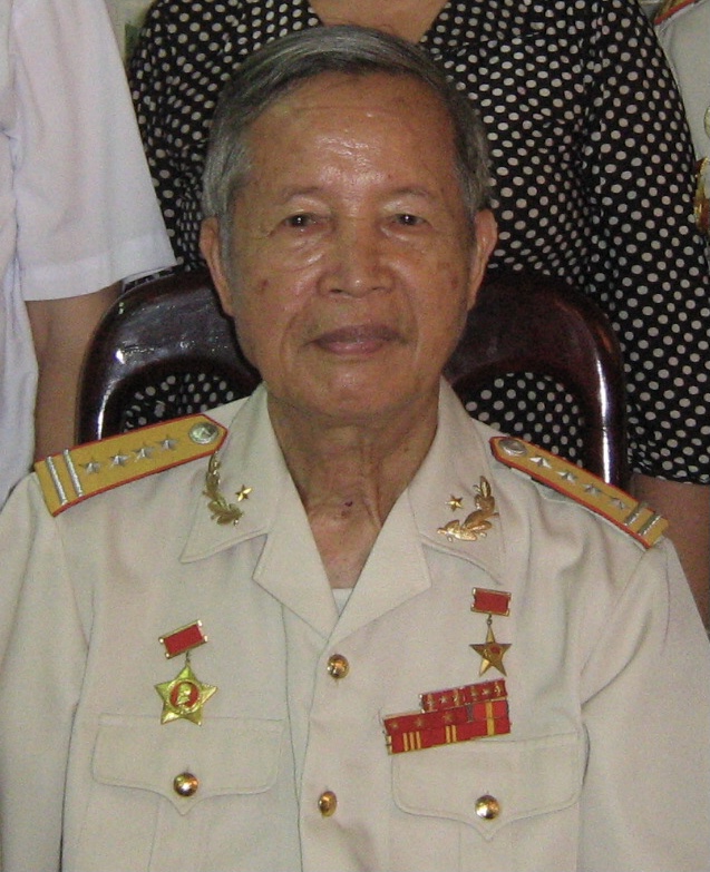 LA VĂN CẦU