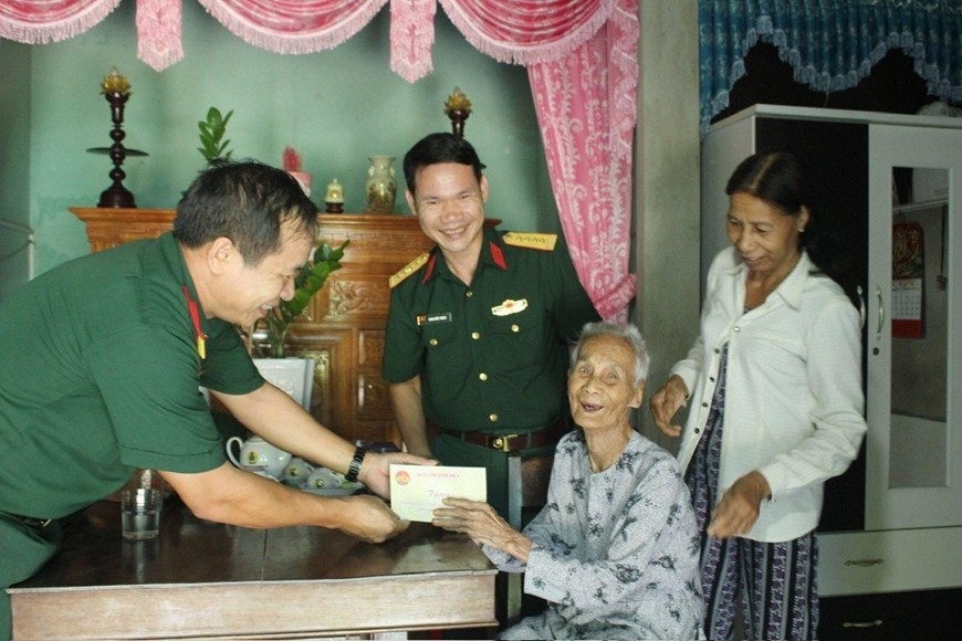 Bà mẹ Việt Nam anh hùng Nguyễn Thị Lé