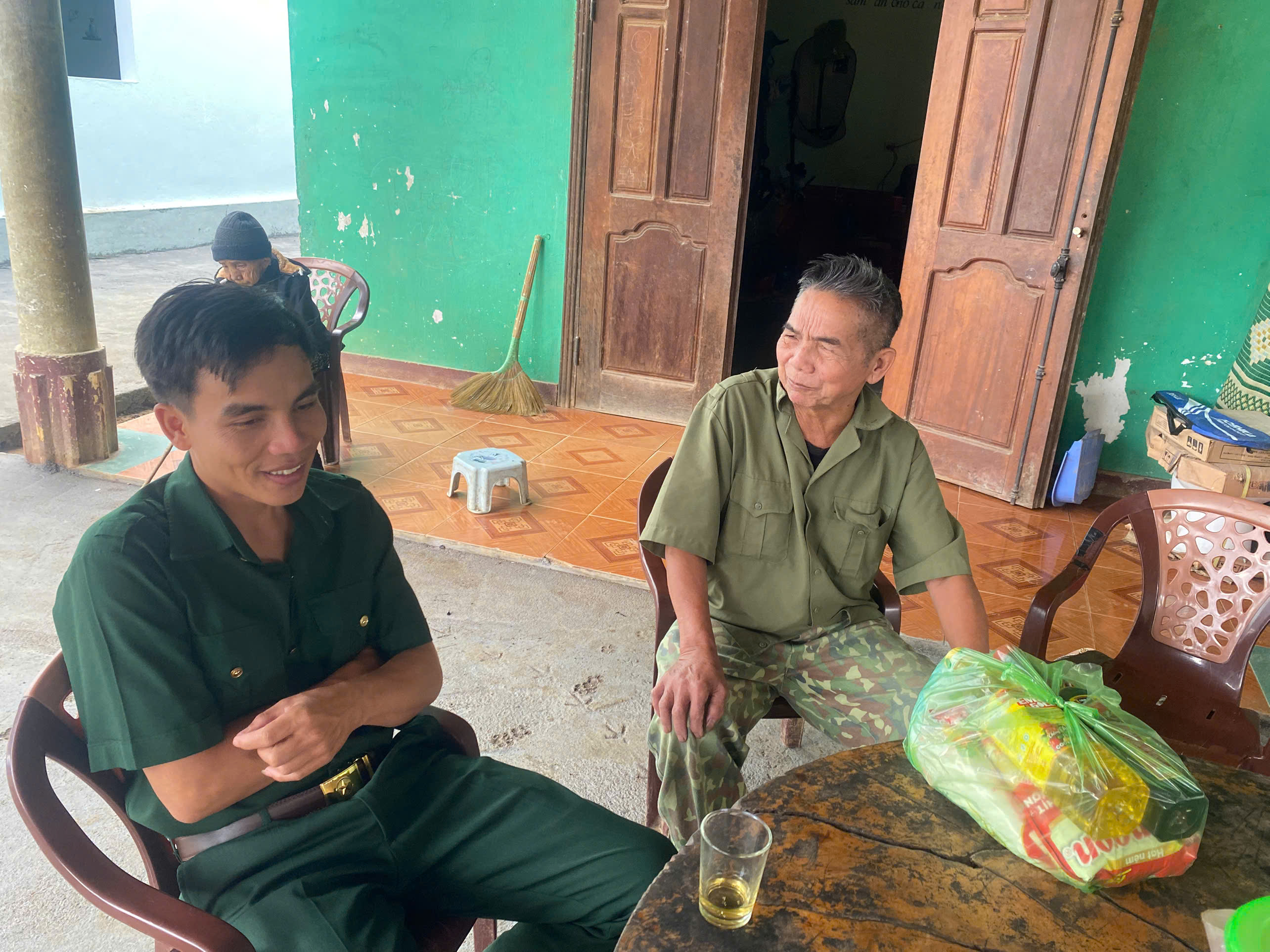 A Viết