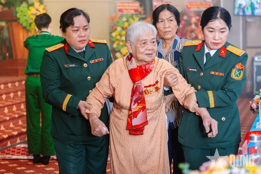 NGUYỄN THỊ BÔNG