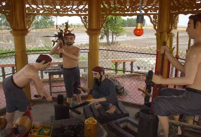 Mô phỏng một lò rèn của nghĩa quân Bảy Thưa tại Dinh Sơn Trung