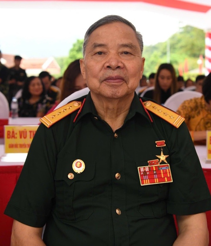 HOÀNG VĂN THƯỢNG