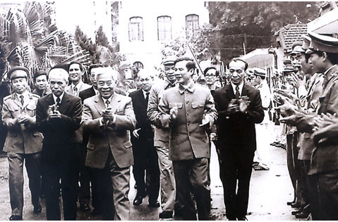 Bộ trưởng Phạm Hùng
