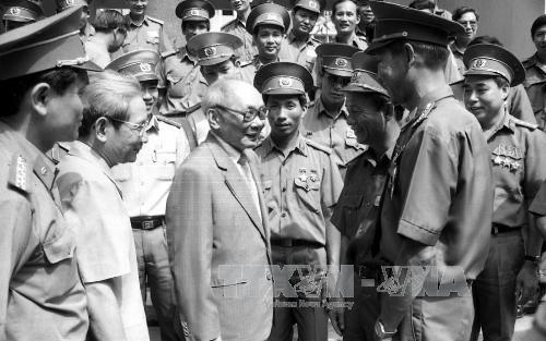 Đồng chí Võ Chí Công, tên khai sinh là Võ Toàn