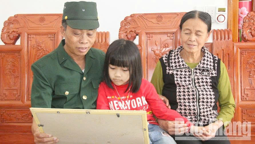 Đào Xuân Điển, Hoàng Văn Chấn