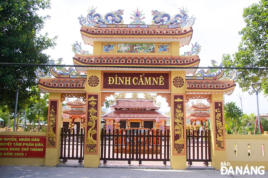 Đình làng Cẩm Nê