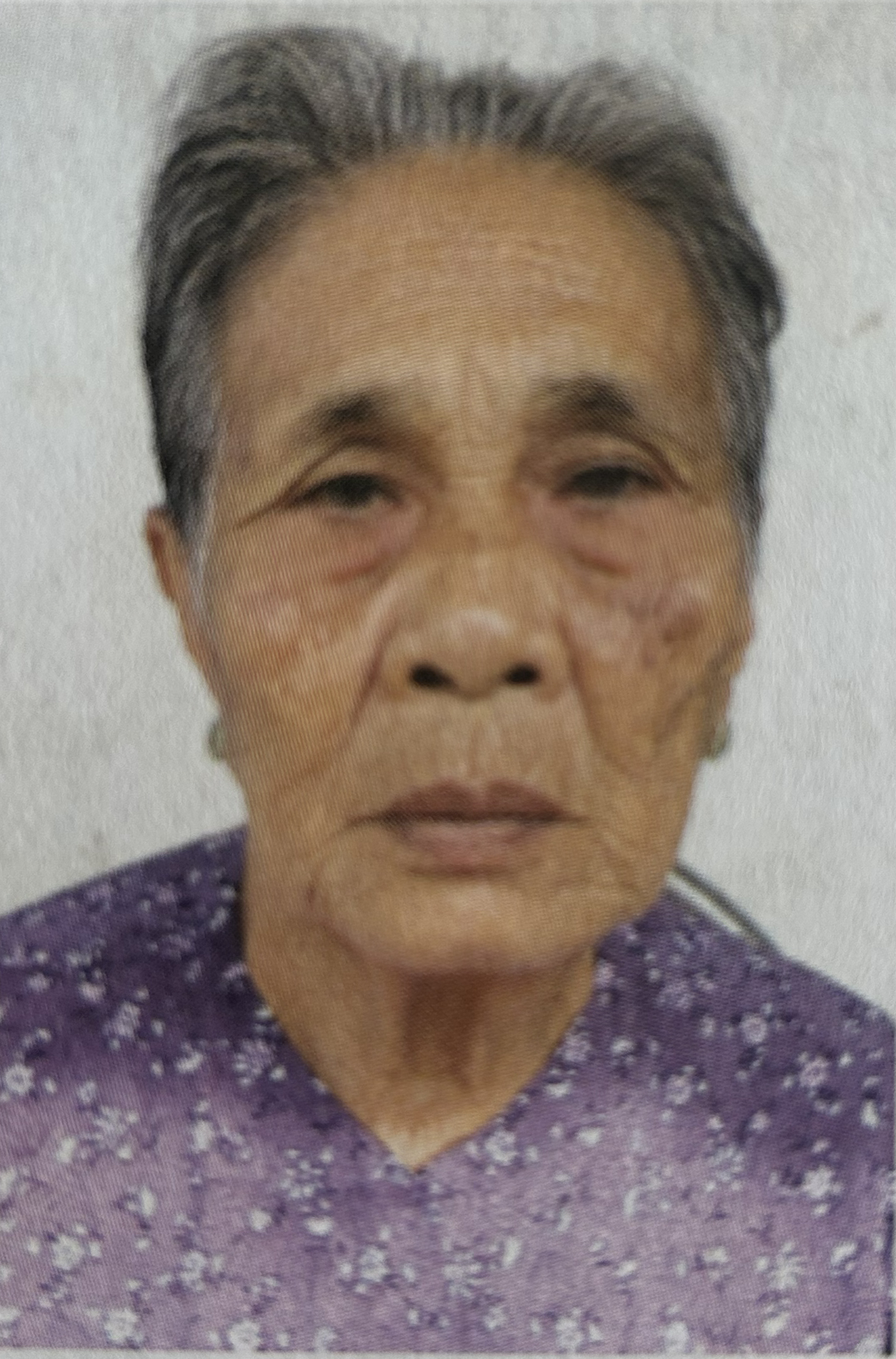 Nguyễn Thị Thơm (thường gọi: Má Tư)