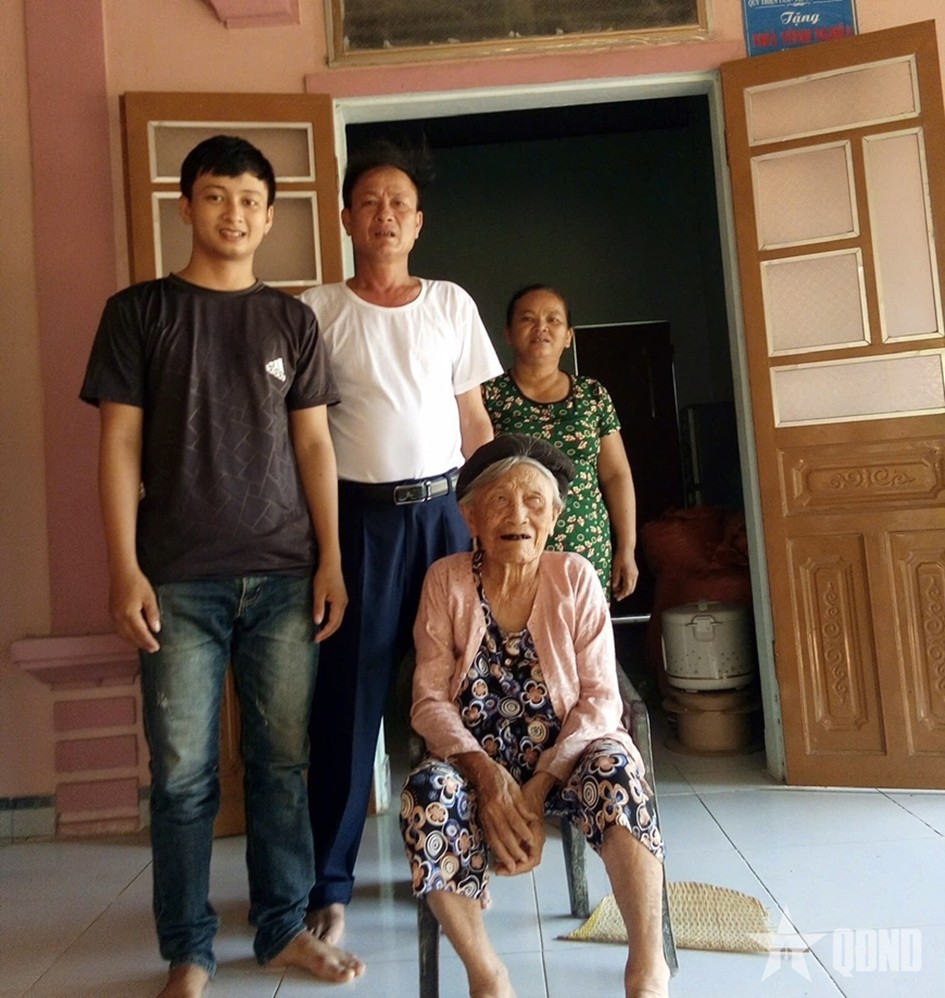 Đinh Thị Em
