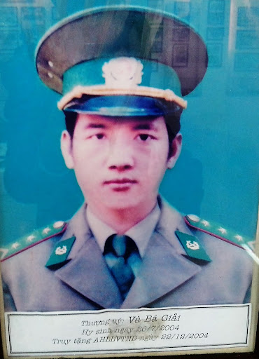 Và Bá Giải