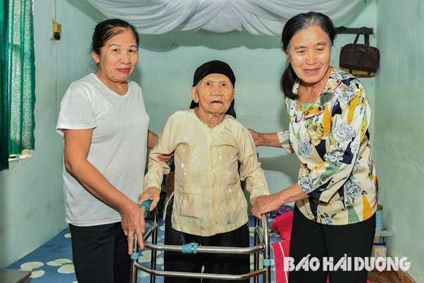 Bà Nguyễn Thị Mai (sinh năm 1942) – Người giữ nguồn lương thực