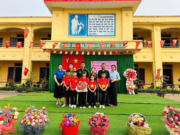 bác Nguyễn Văn Hiếu và bác Nguyễn Văn Đông