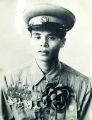 Trần Đình Hùng