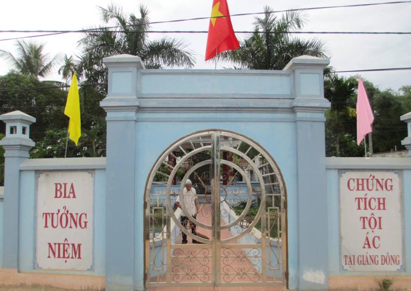 Bia chứng tích tội ác