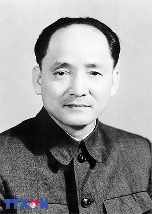 Hoàng Quốc Việt (Tên thật là: Hạ Bá Cang)